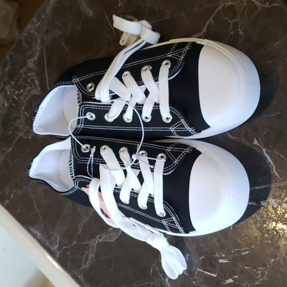 Women’s‎ Shoe Josiny Size 7-NEW